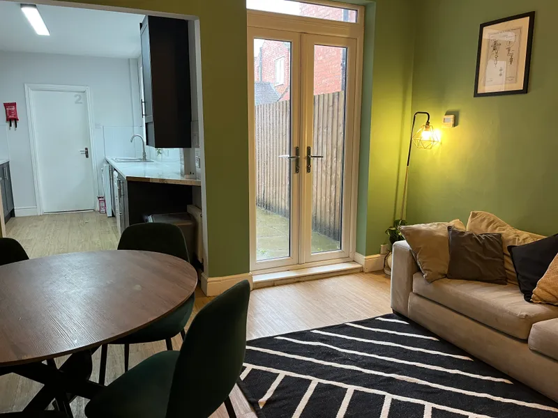 Modern 6 Bed + 2.5 Bath Student House // Jul 2026 - Image 19